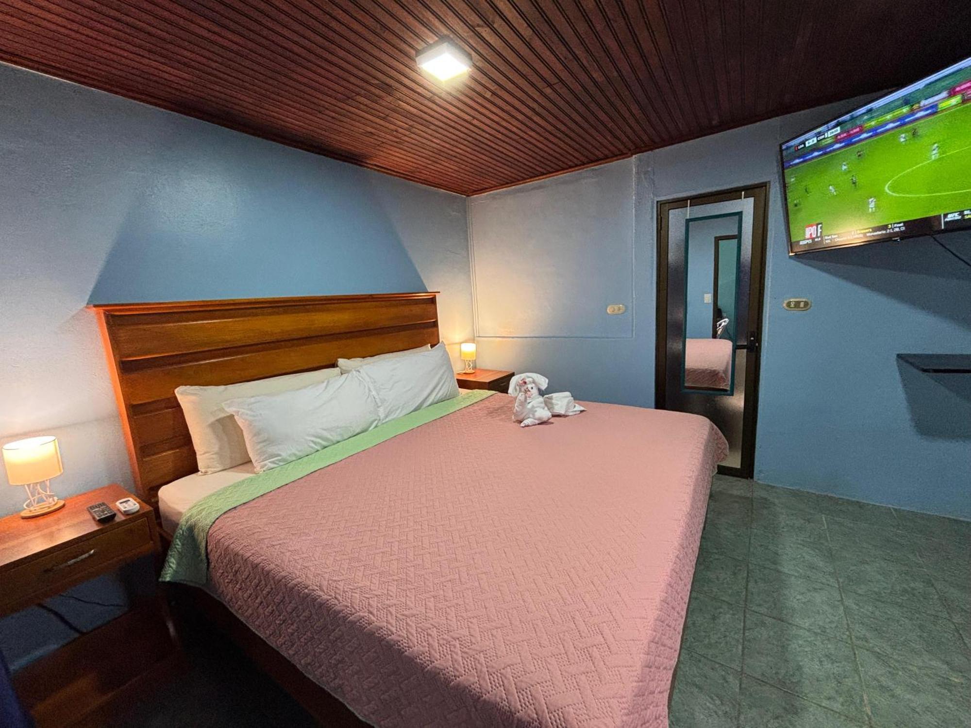 Pura Vida Aparment - Downtown La Fortuna Exteriör bild